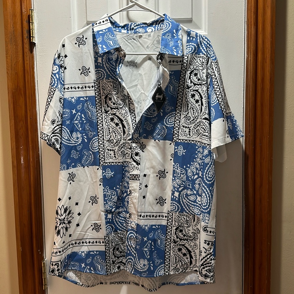 ▪️BLUE AND WHITE BANDANA TOP